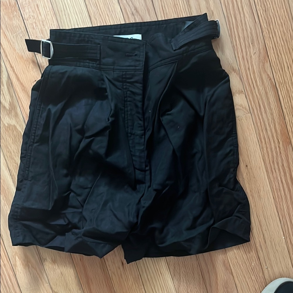 Black Linen High-Waisted Shorts